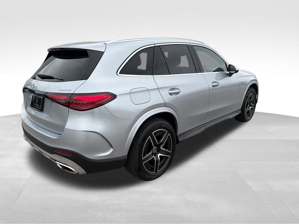 Used 2025 Mercedes-Benz GLC 350e 4MATIC image 5