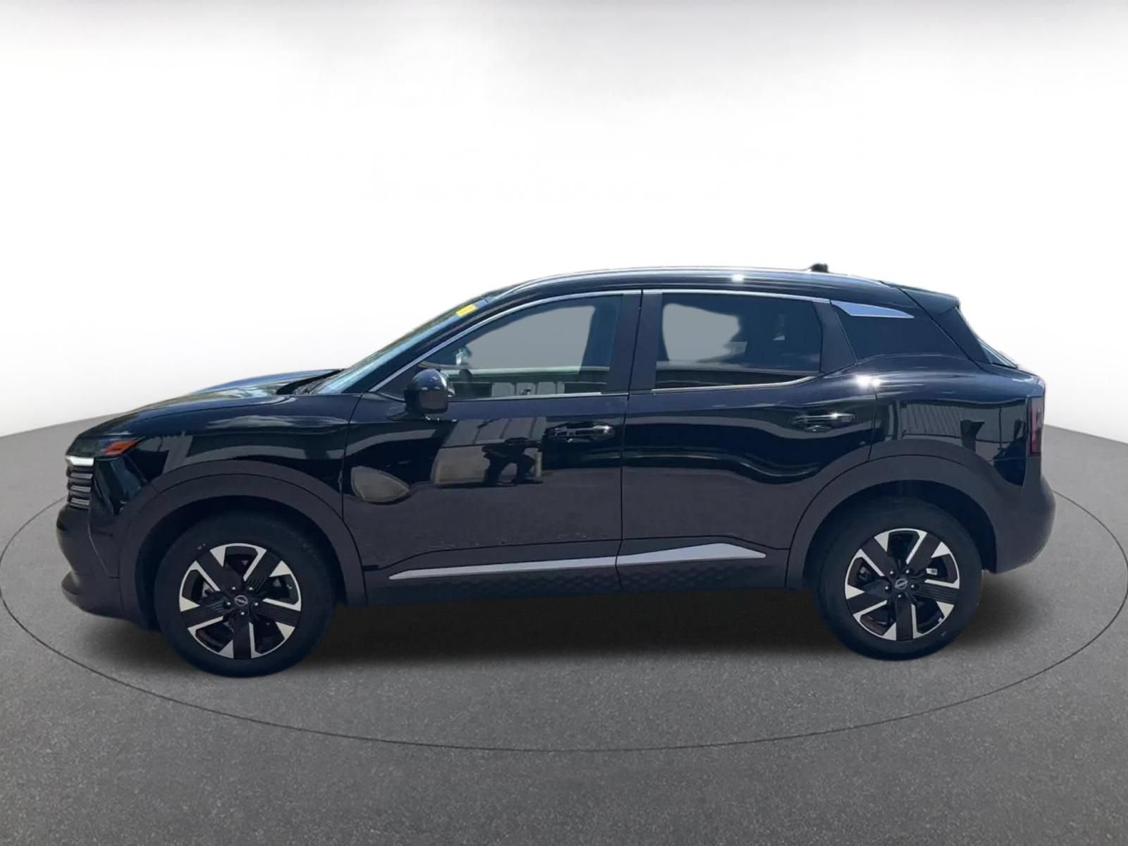 Used 2026 Nissan Kicks SV w/ Cold Weather Package AWD/4WD image 8