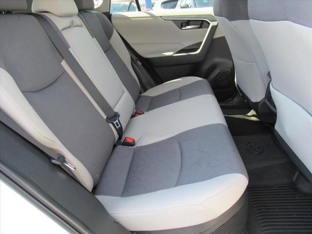 Used 2024 Toyota RAV4 XLE image 30