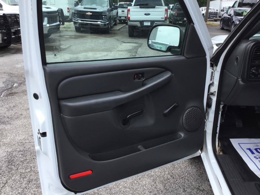 Used 2006 Chevrolet Silverado 1500 W/T RWD image 17