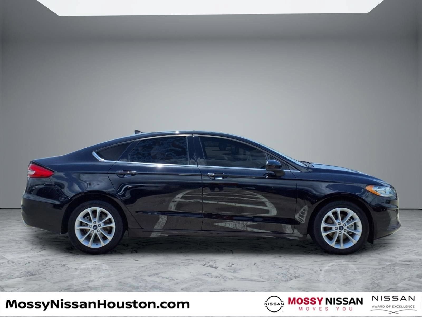 Used 2020 Ford Fusion SE FWD image 8