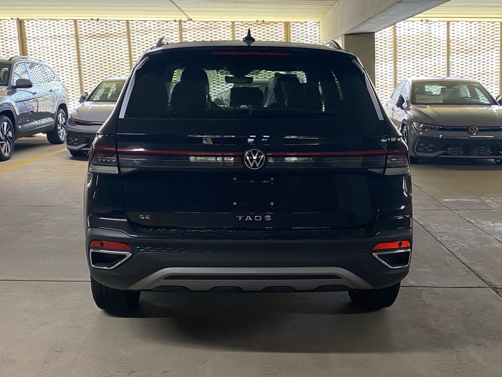 New 2026 Volkswagen Taos SE FWD image 3