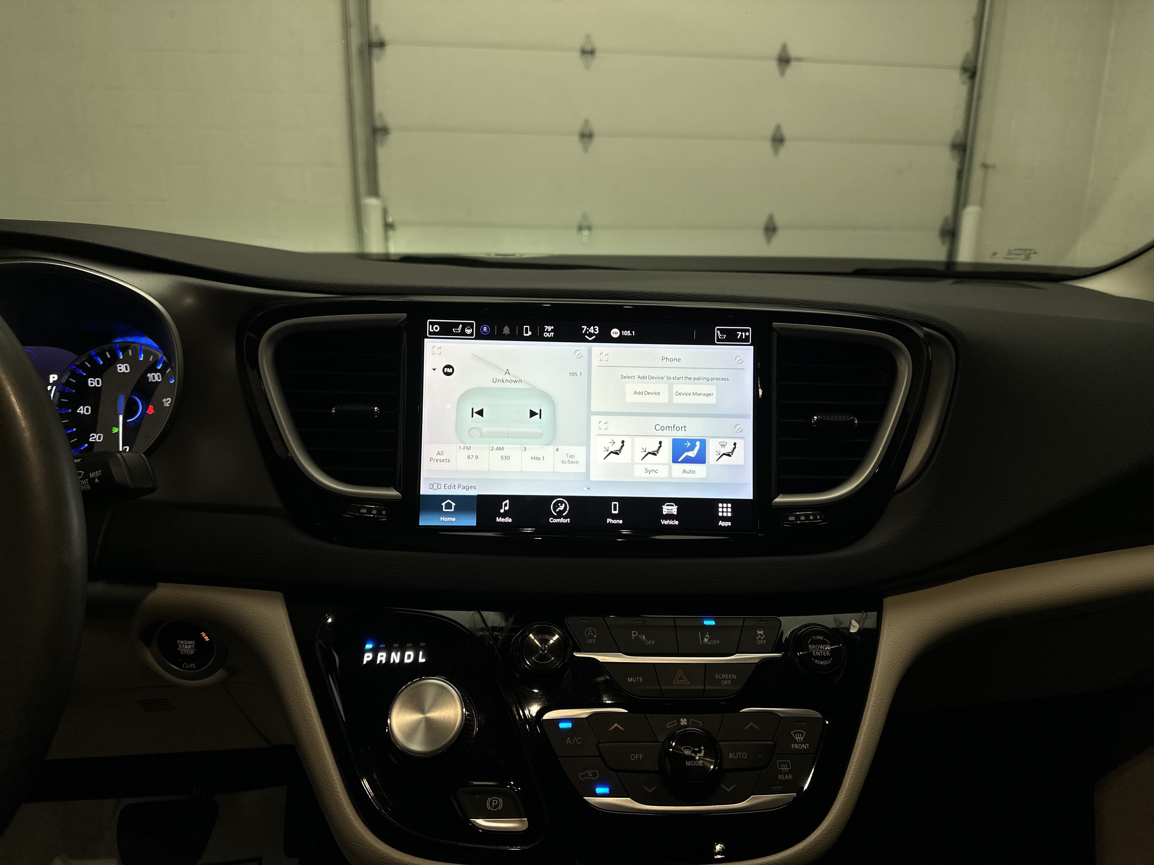 Used 2023 Chrysler Pacifica Touring-L FWD image 30