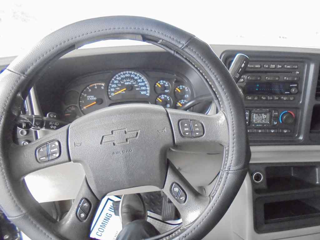 Used 2004 Chevrolet Silverado 2500 LT w/ Skid Plate Package AWD/4WD image 6