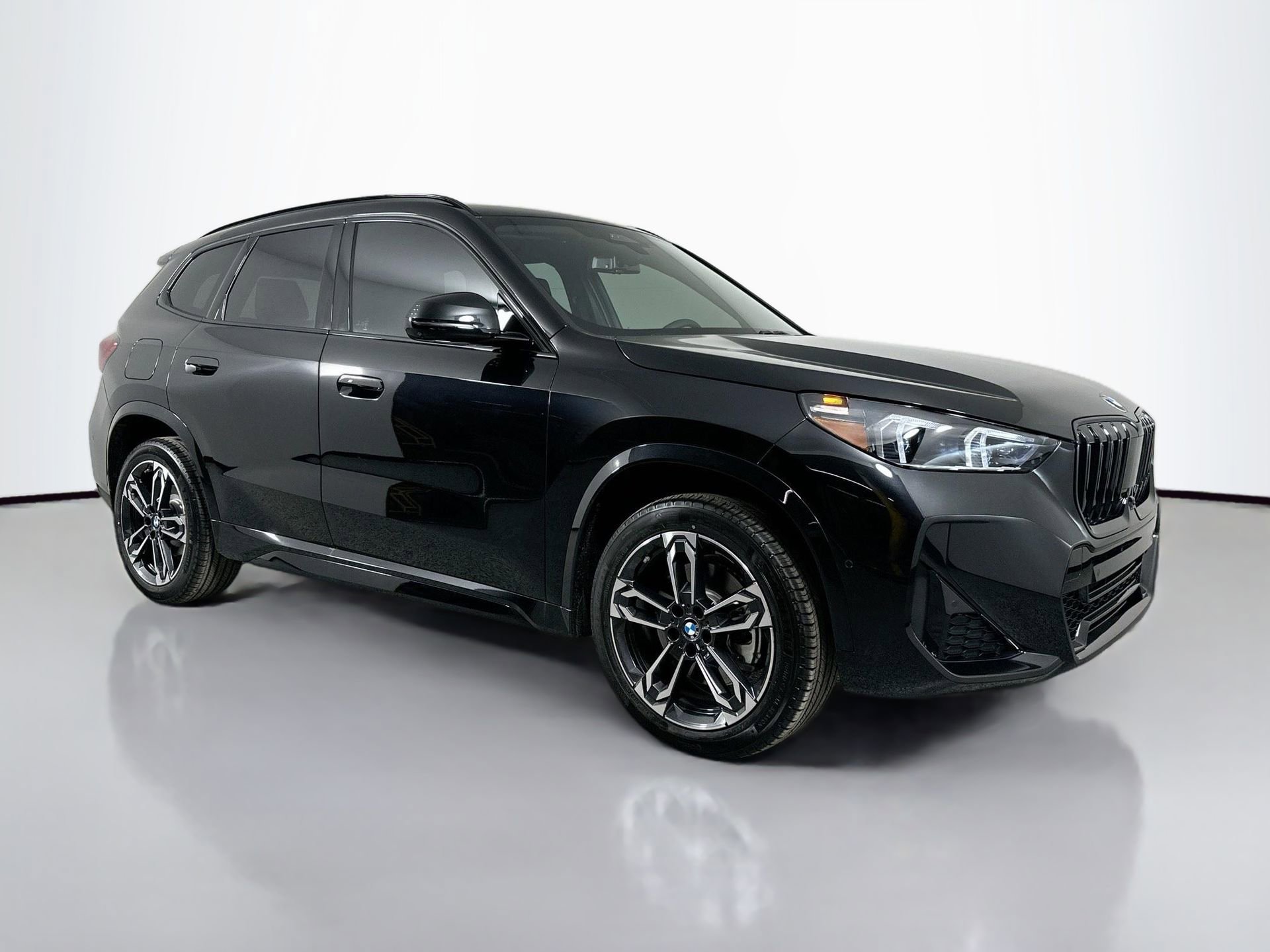 New 2026 BMW X1 xDrive28i w/ Technology Package image 3