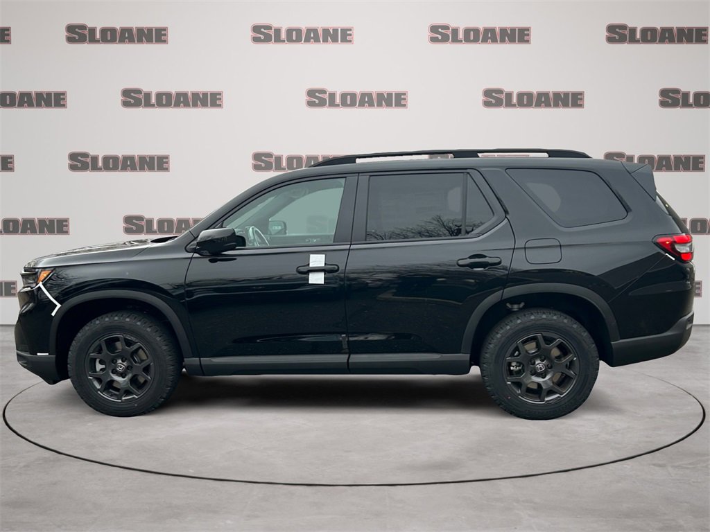 New 2025 Honda Pilot TrailSport image 2