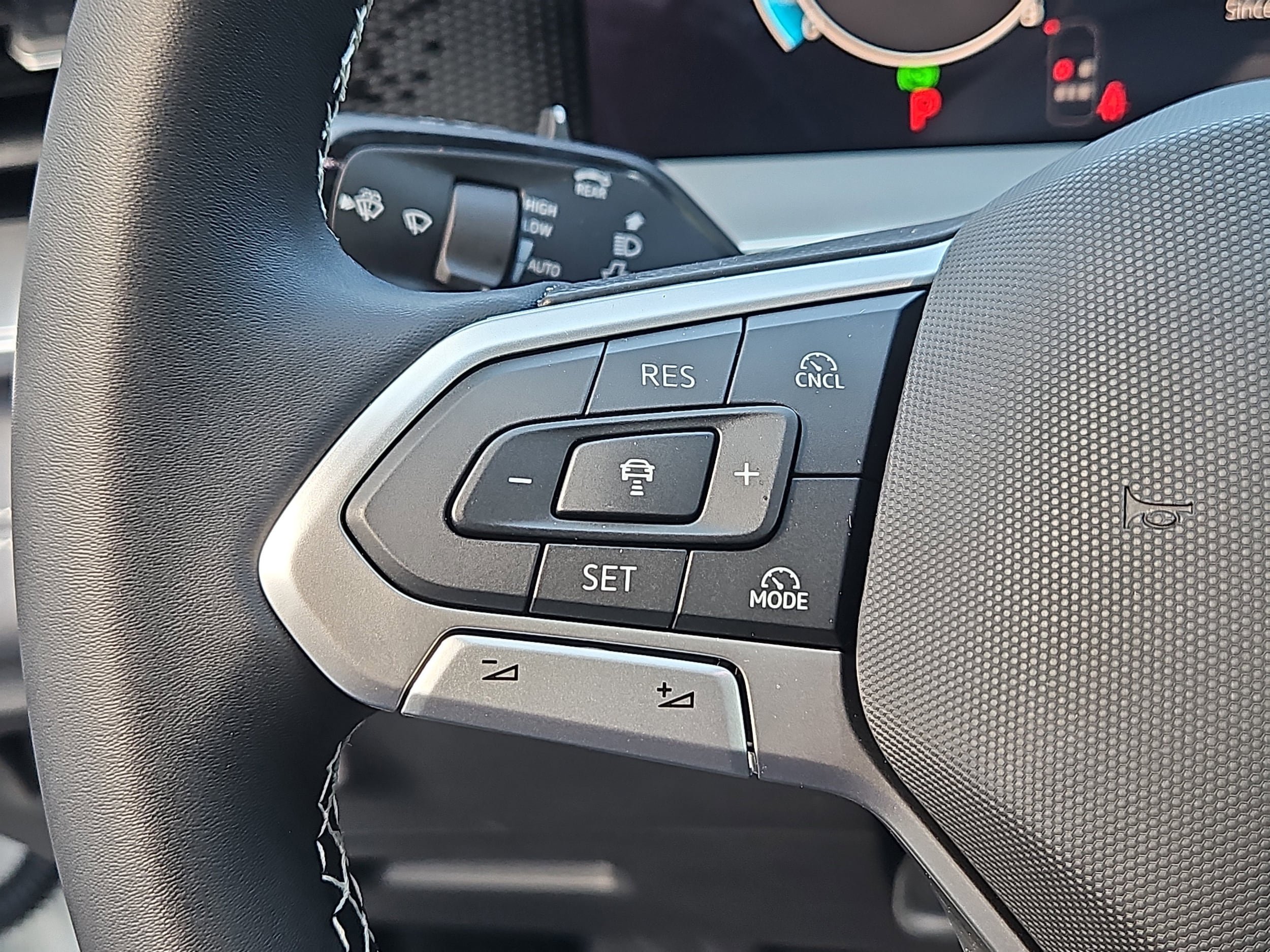 New 2026 Volkswagen Tiguan SE AWD/4WD image 14