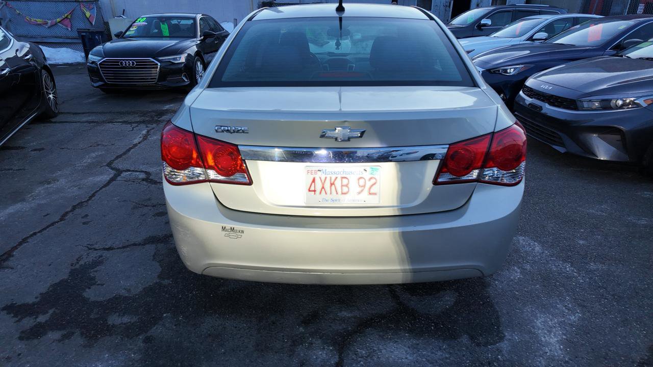 Used 2014 Chevrolet Cruze LS image 5