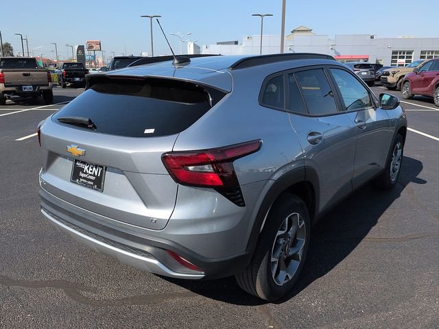 Used 2025 Chevrolet Trax LT w/ LT Convenience Package image 14