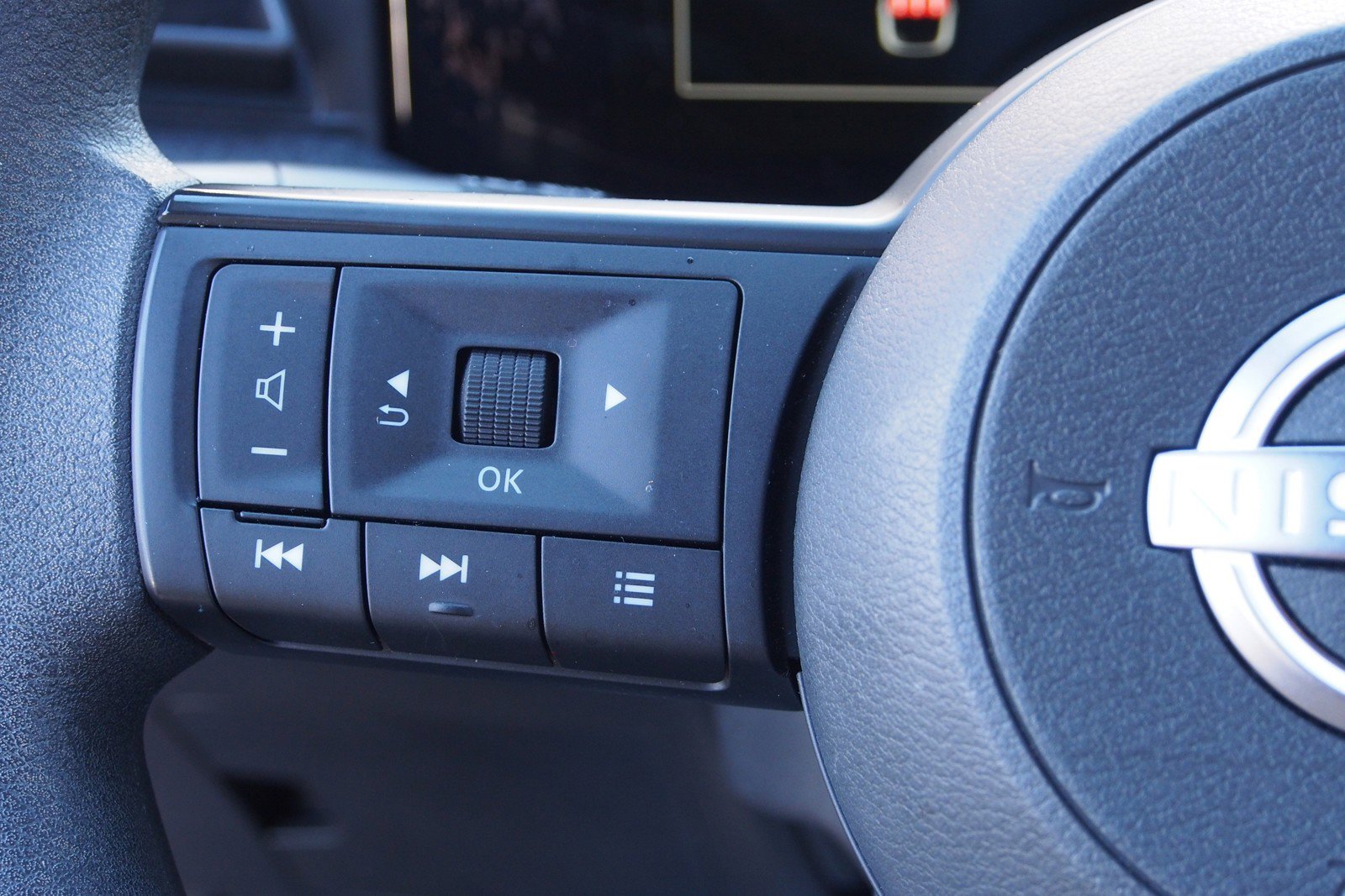 Used 2025 Nissan Kicks SV image 21