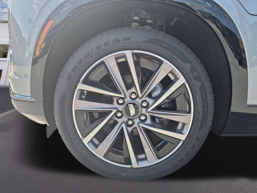New 2027 Cadillac Vistiq Sport w/ LPO, Floor Liner Package AWD/4WD image 16