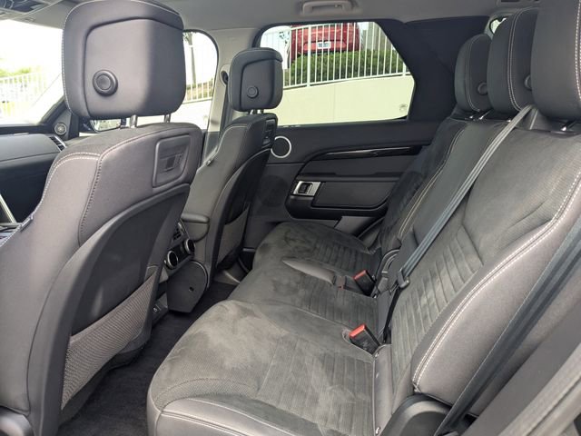 Used 2024 Land Rover Discovery S AWD/4WD image 13