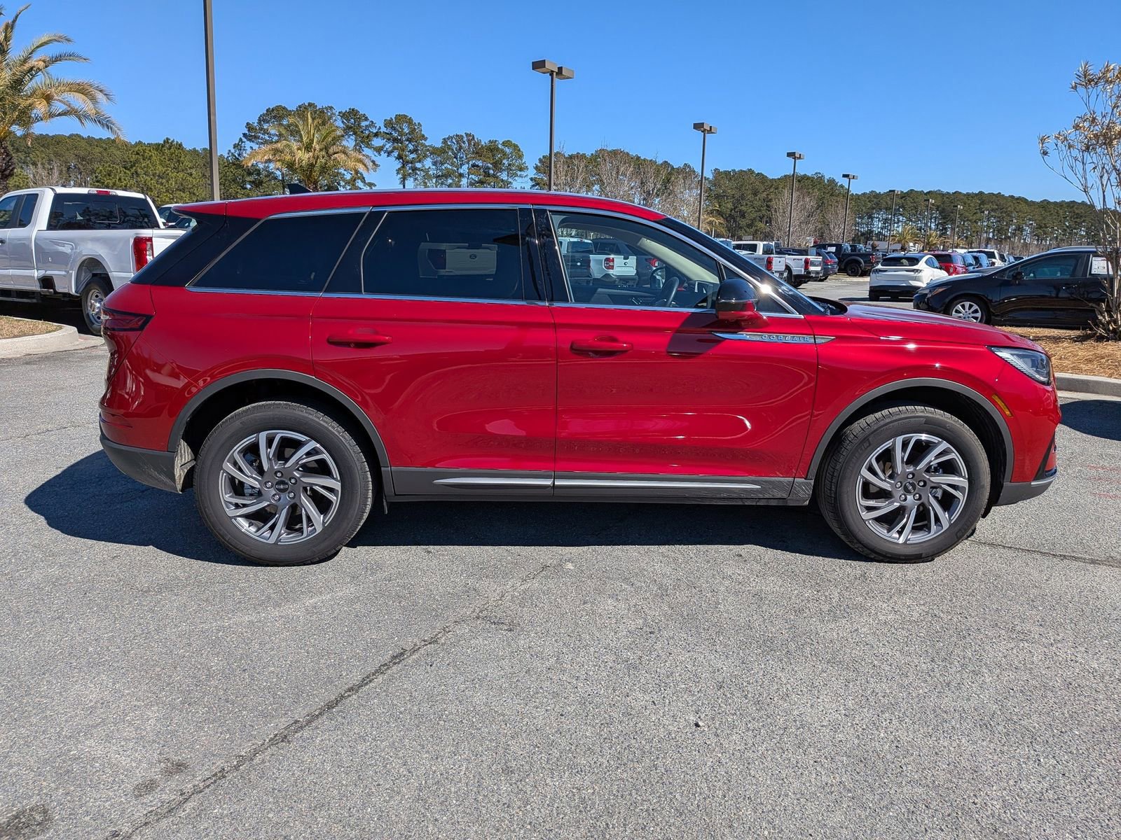 Used 2025 Lincoln Corsair FWD w/ Equipment Group 101A image 3