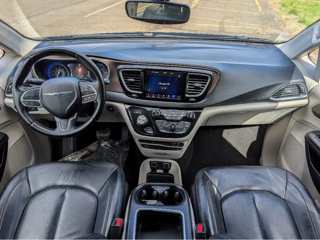 Used 2018 Chrysler Pacifica Touring-L Plus FWD image 23