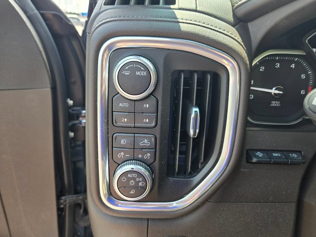Used 2021 GMC Sierra 3500 Denali w/ Denali Ultimate Package AWD/4WD image 35