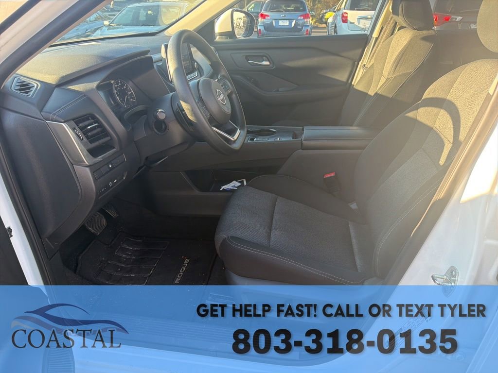 Used 2024 Nissan Rogue SV image 4