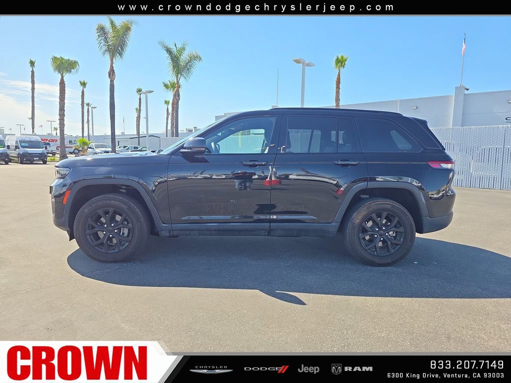 Used 2024 Jeep Grand Cherokee Altitude image 4