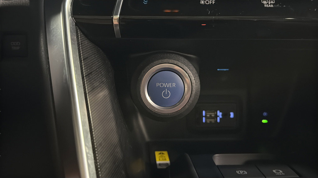 Used 2022 Toyota Venza Limited w/ Advanced Technology Package image 32