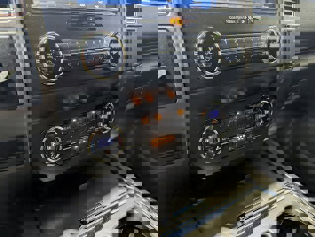 Used 2020 Ford Expedition XLT w/ FX4 Off-Road Package image 30