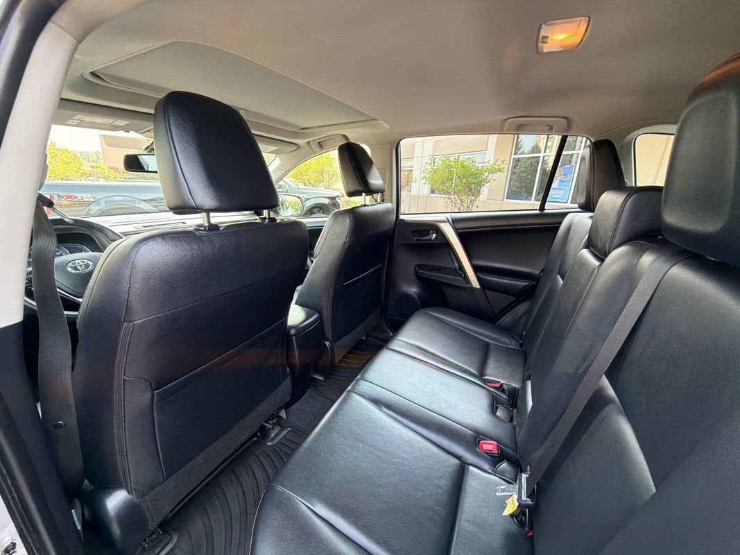 Used 2015 Toyota RAV4 Limited AWD/4WD image 18