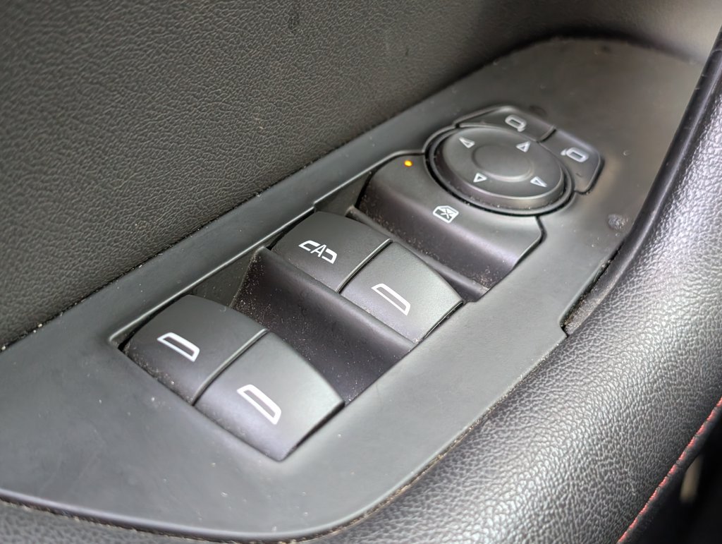 Used 2022 Chevrolet Blazer RS FWD image 21