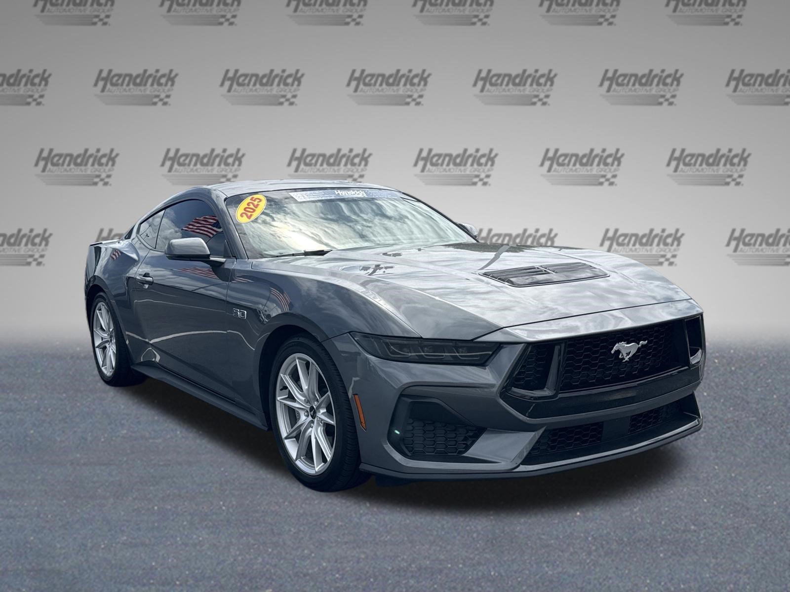 Used 2025 Ford Mustang GT Premium RWD image 2