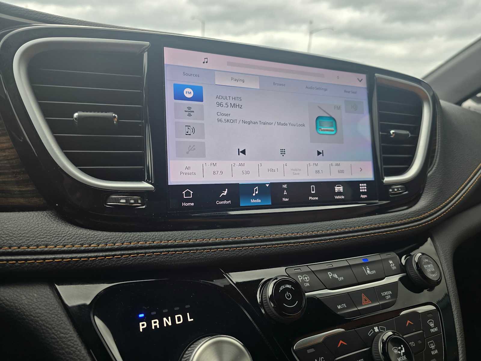 Used 2023 Chrysler Pacifica Pinnacle image 36