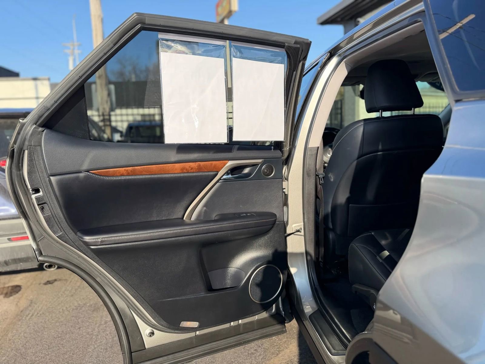 Used 2020 Lexus RX 350L Premium w/ Premium Package image 22