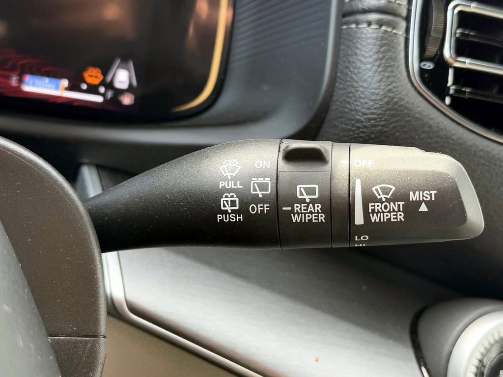 Certified 2025 Jeep Wagoneer 4WD image 23