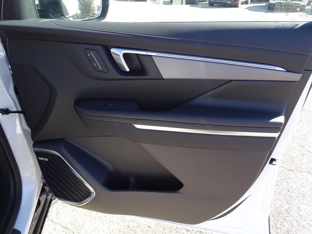 New 2025 Buick Enclave Sport Touring w/ Super Cruise Package image 7