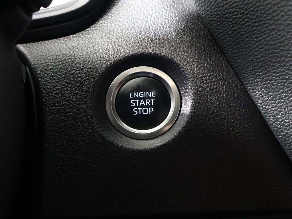 Used 2025 Toyota Corolla SE FWD image 31
