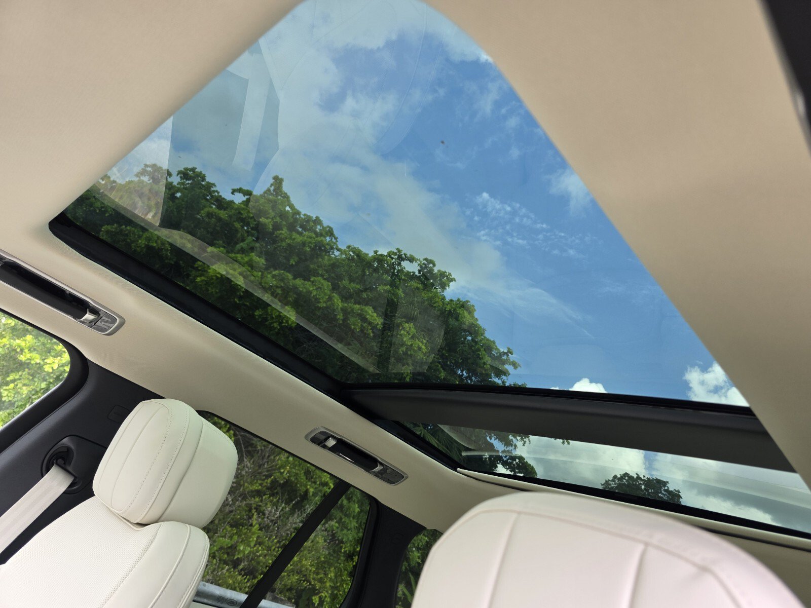 New 2027 Land Rover Range Rover SE AWD/4WD image 13