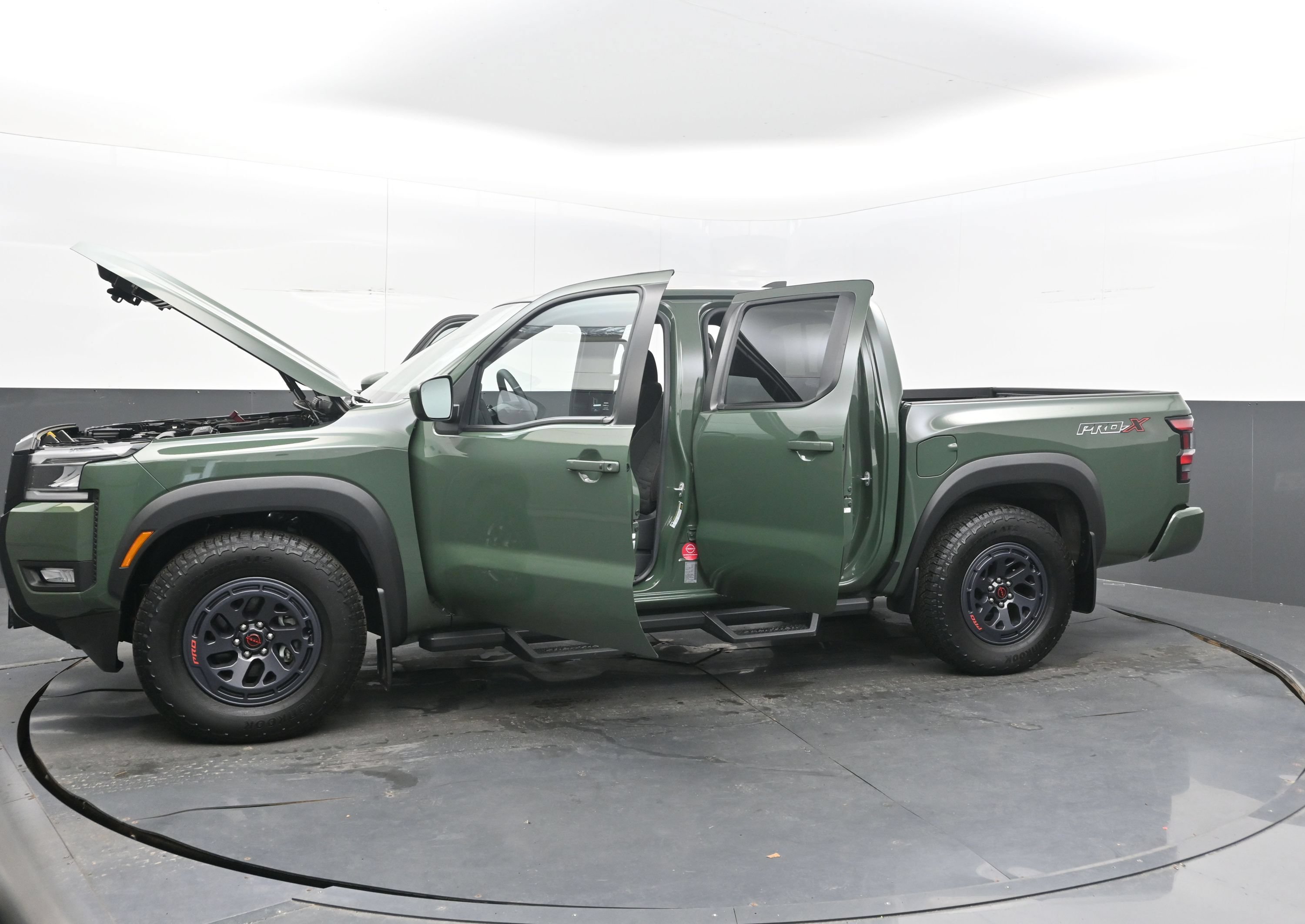 Used 2025 Nissan Frontier Pro-X RWD image 38