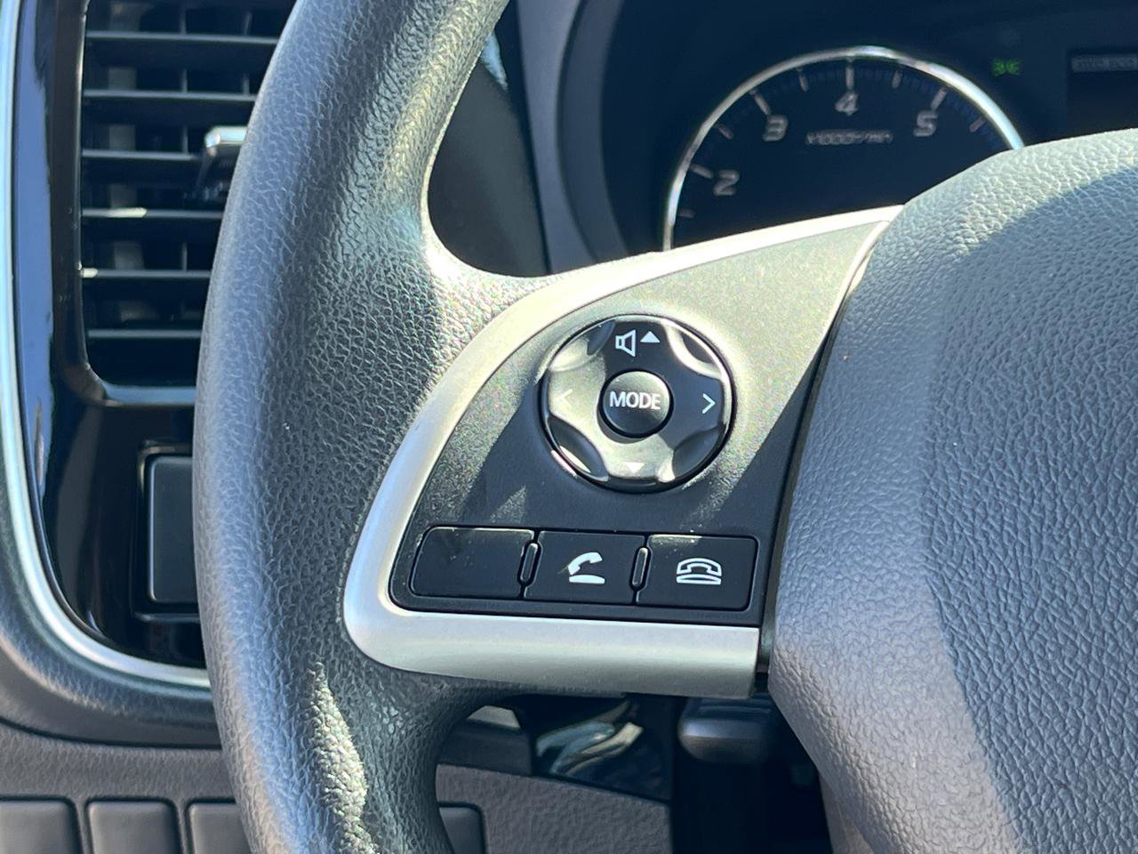 Used 2018 Mitsubishi Outlander ES image 20