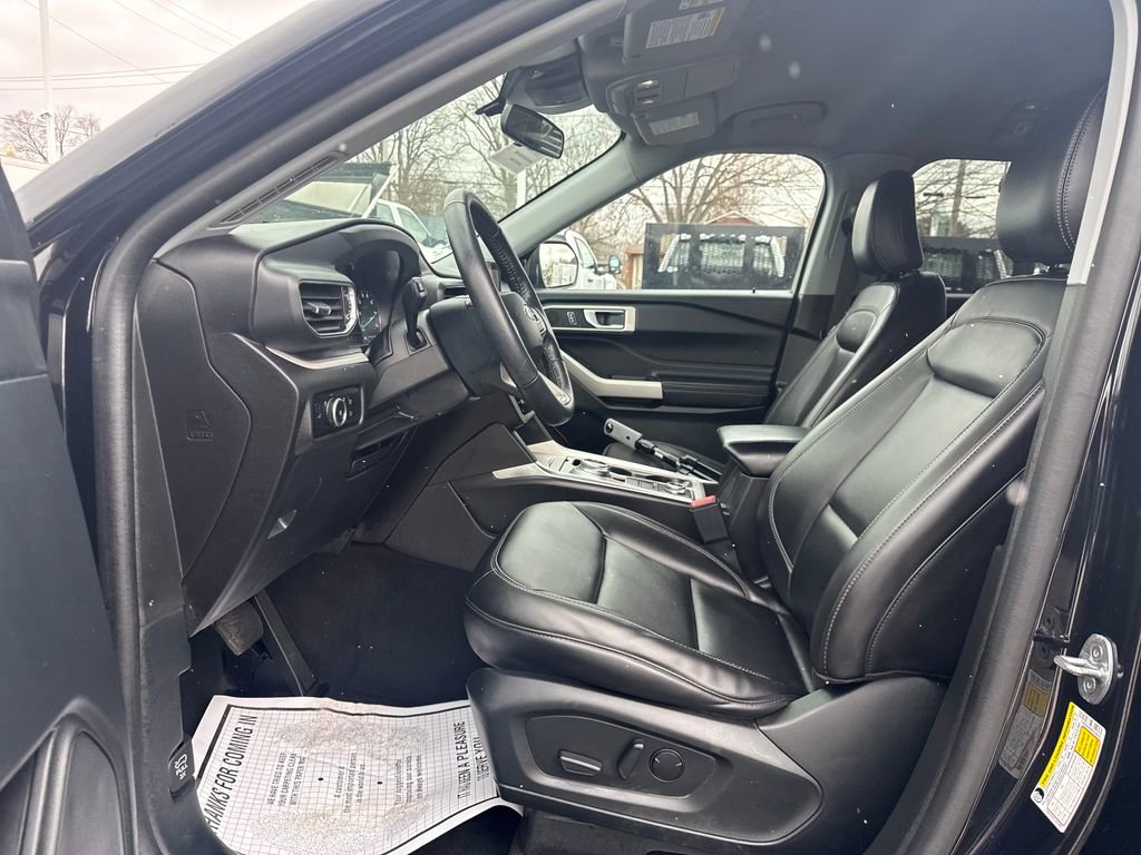 Used 2023 Ford Explorer XLT w/ Equipment Group 202A image 24