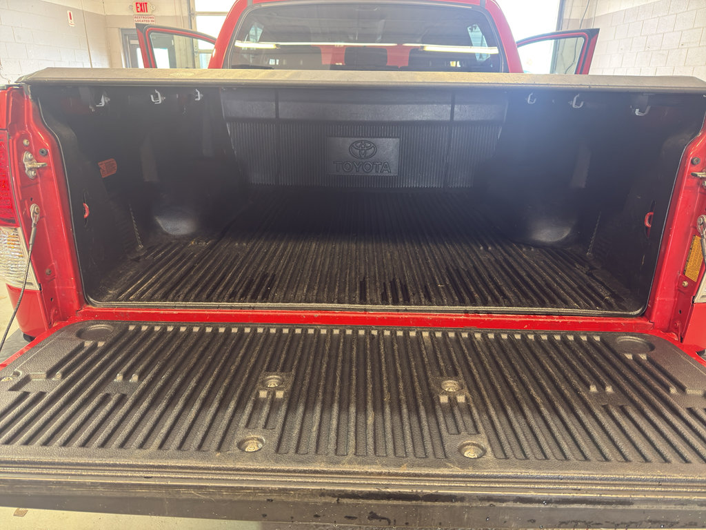 Used 2013 Toyota Tundra 4x4 CrewMax image 30