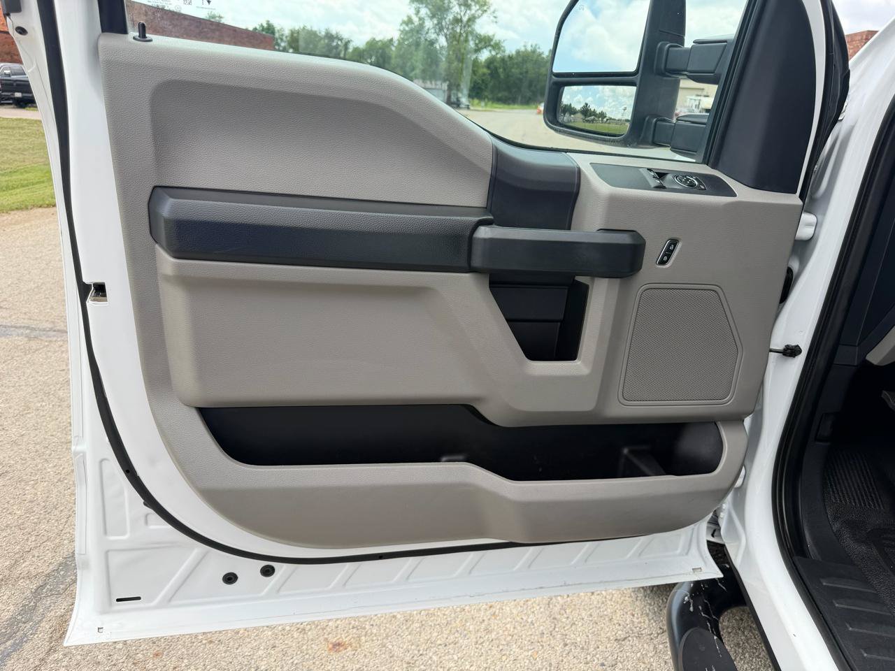 Used 2022 Ford F250 XL w/ Power Equipment Group AWD/4WD image 16