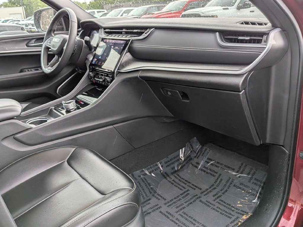 Used 2024 Jeep Grand Cherokee L Limited AWD/4WD image 29