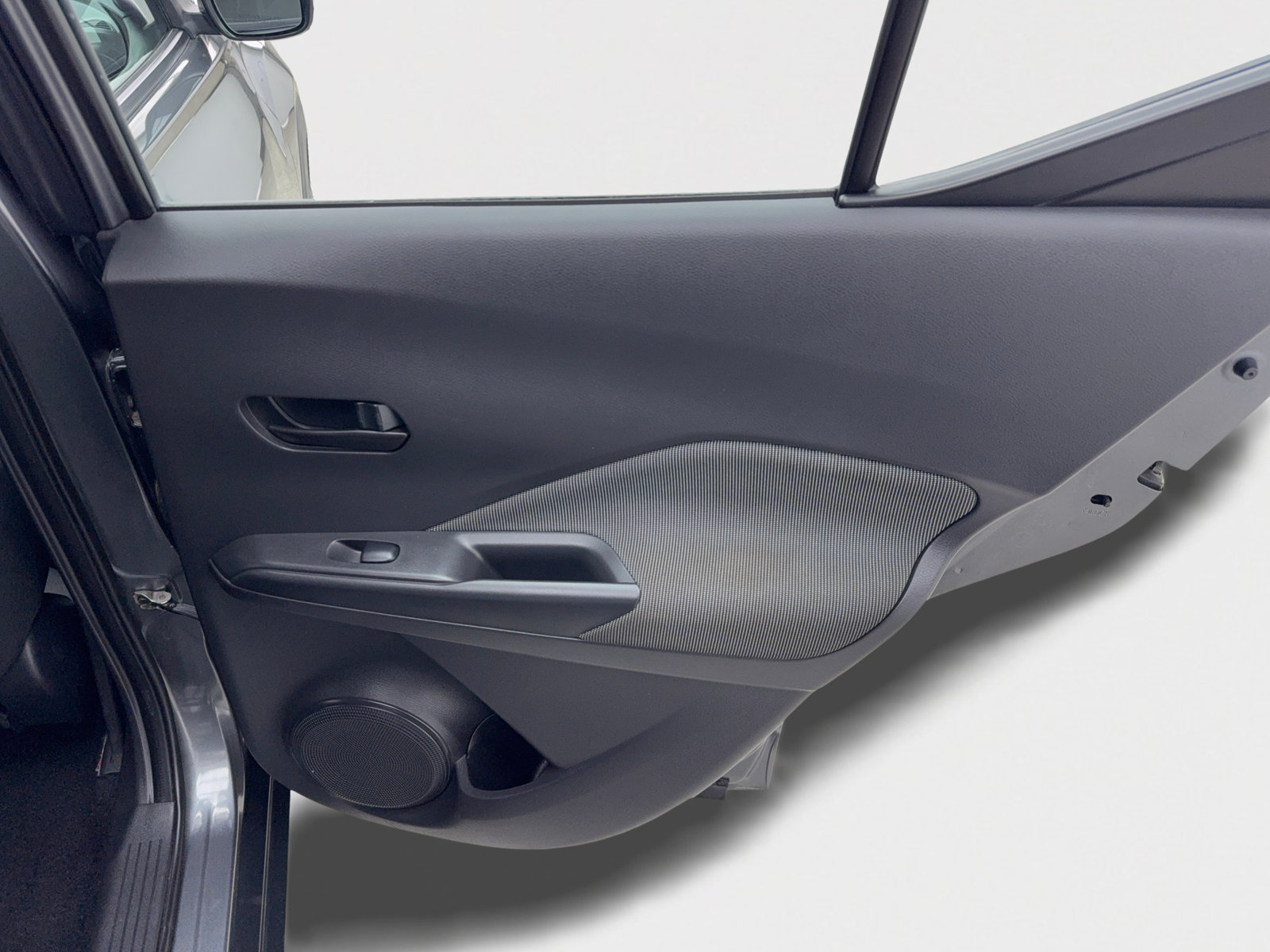 Used 2020 Nissan Kicks S FWD image 40