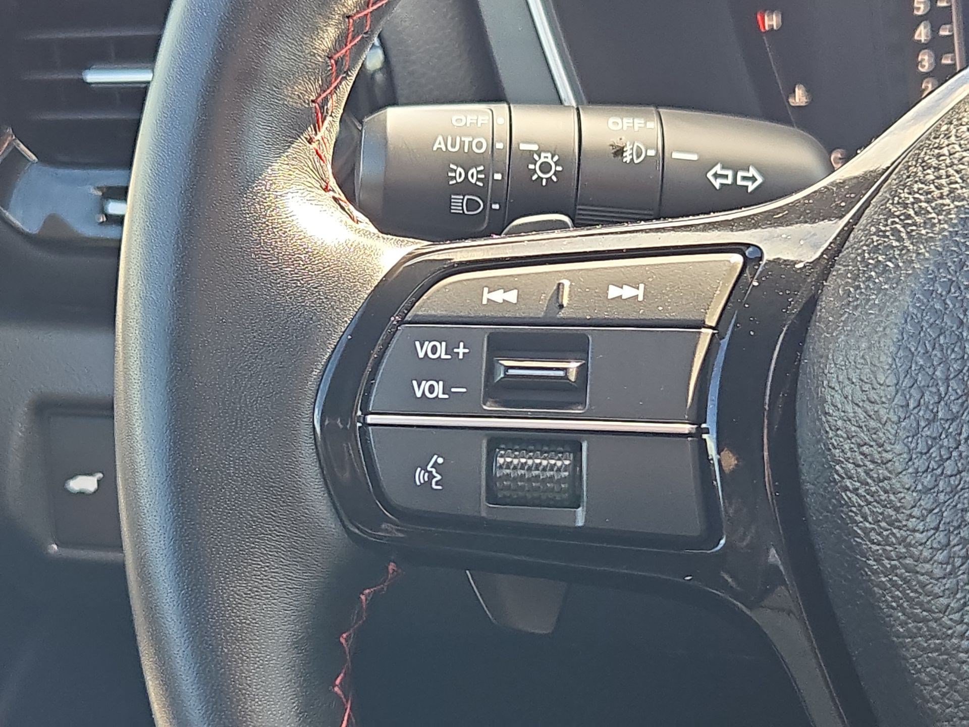 Used 2025 Honda Pilot Black Edition image 36