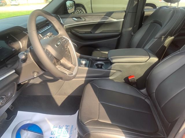 Used 2025 Jeep Grand Cherokee Limited w/ Luxury Tech Group II image 22