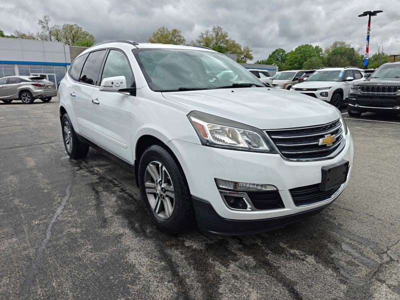 Used 2017 Chevrolet Traverse LT AWD/4WD image 3