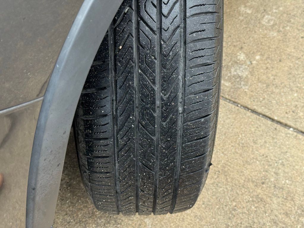 Used 2019 Jeep Cherokee Latitude Plus w/ Cold Weather Group image 11