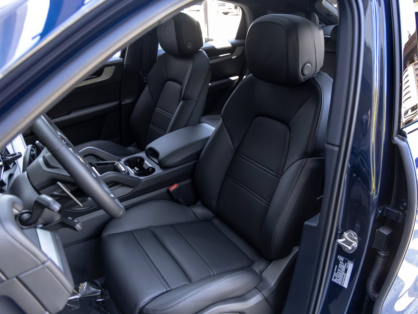 New 2026 Porsche Cayenne Coupe AWD/4WD image 5