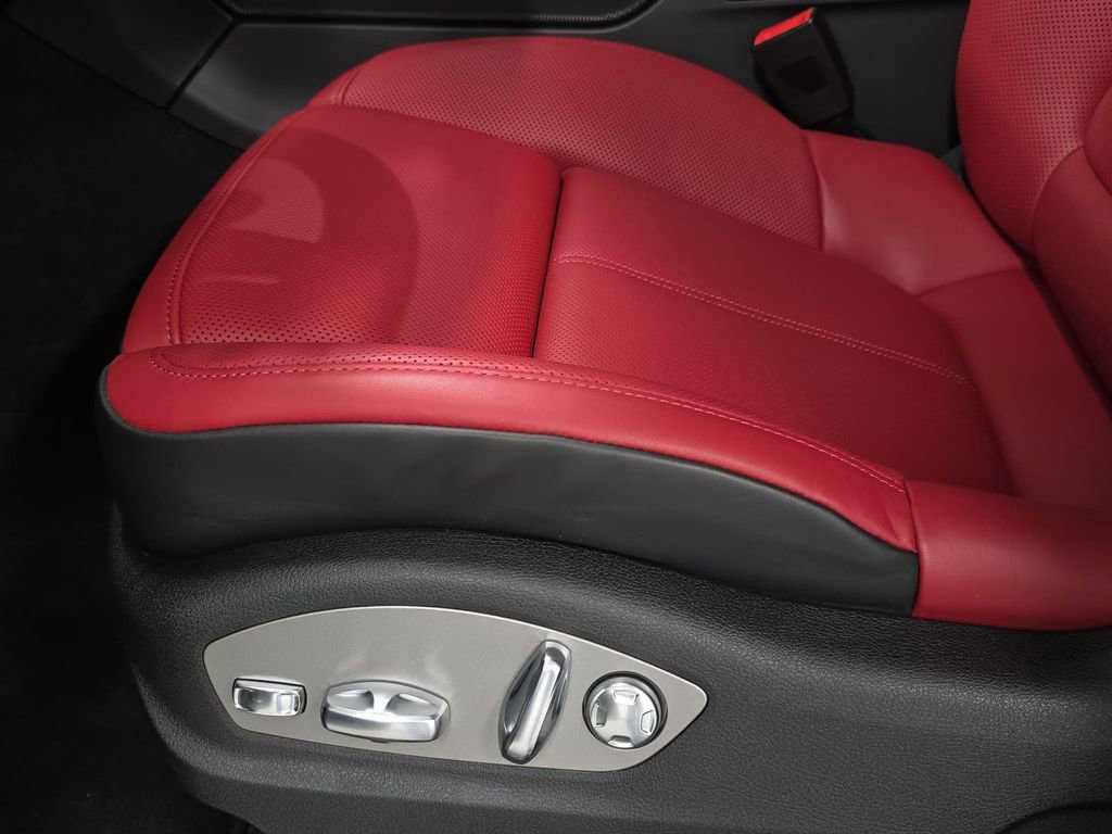 New 2026 Porsche Macan GTS AWD/4WD image 25