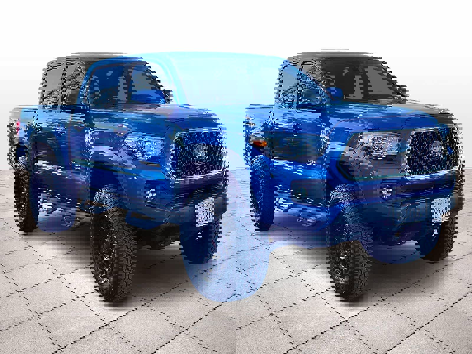 Used 2018 Toyota Tacoma TRD Off-Road w/ Technology Package image 2