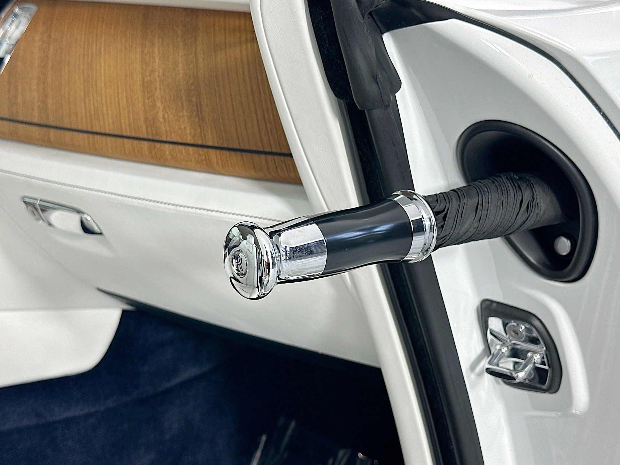 Certified 2018 Rolls-Royce Dawn image 30