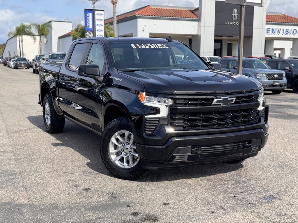 Used 2022 Chevrolet Silverado 1500 RST image 2