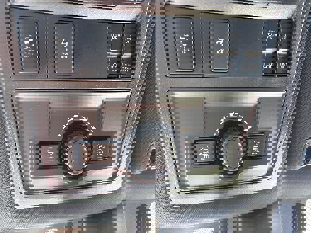 Used 2018 Toyota Tacoma TRD Off-Road image 23