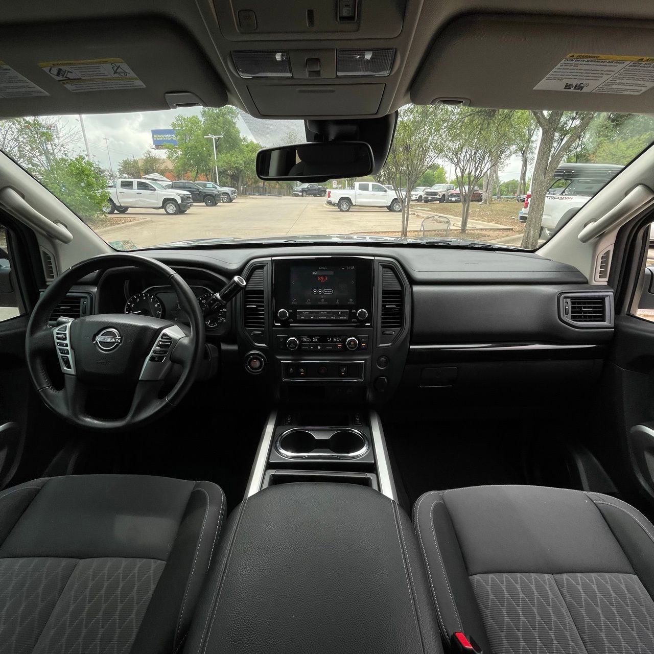 Used 2024 Nissan Titan SV w/ SV Convenience Package image 11
